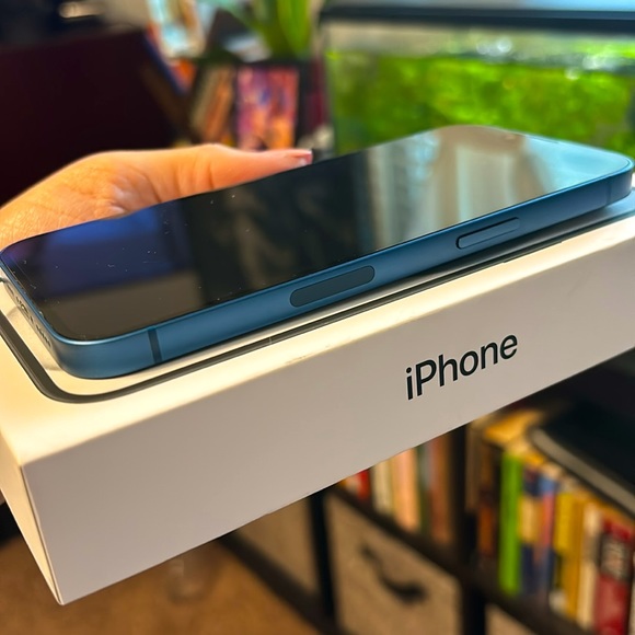 iPhone 13 blue, 128 GB - Picture 4 of 7